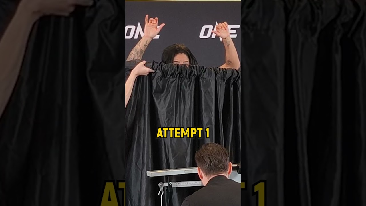 Allycia Hellen Rodrigues and Johanna Persson are ready to rumble!