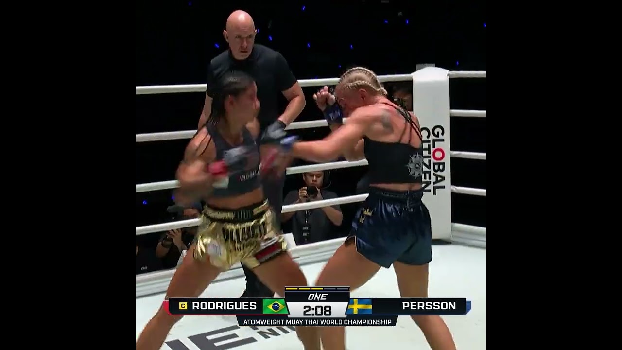Allycia Hellen Rodrigues KOs Johanna Persson to retain the atomweight Muay Thai crown!