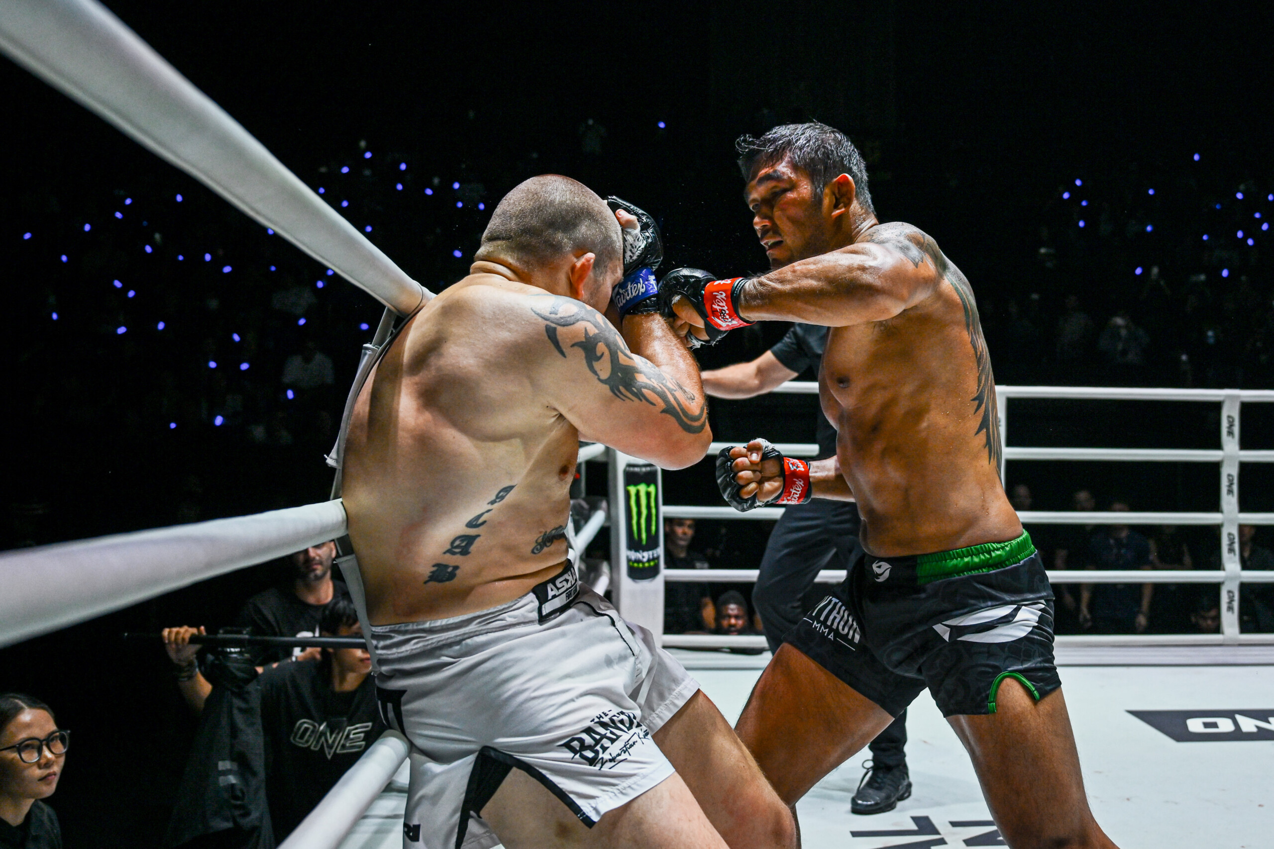 MMA legend Aung La N Sang cracks Zebaztian Kadestam with a punch