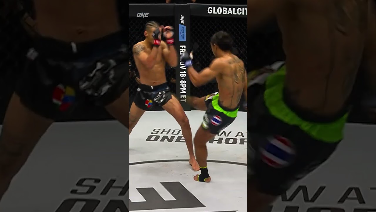 Regian Eersel and Sinsamut Klinmee unloaded a BARRAGE of leg kicks on one another!