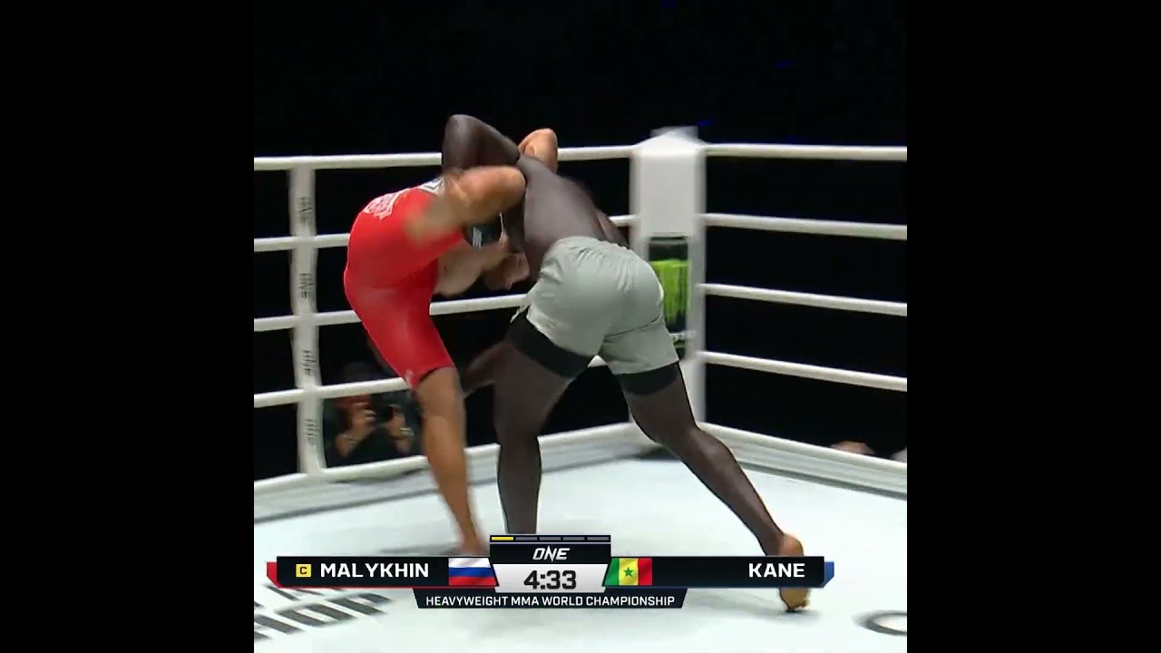 Reug Reug POWERS through a takedown of the three division king