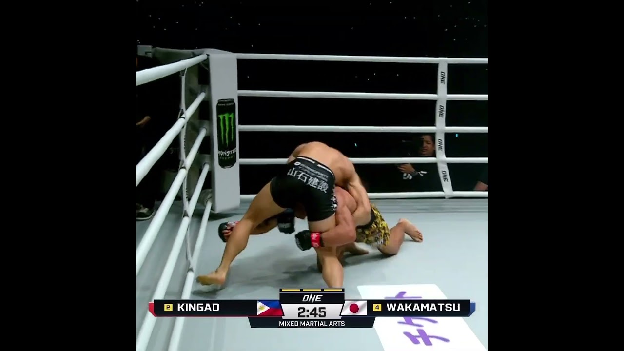 Yuya Wakamatsu with the grounded knees