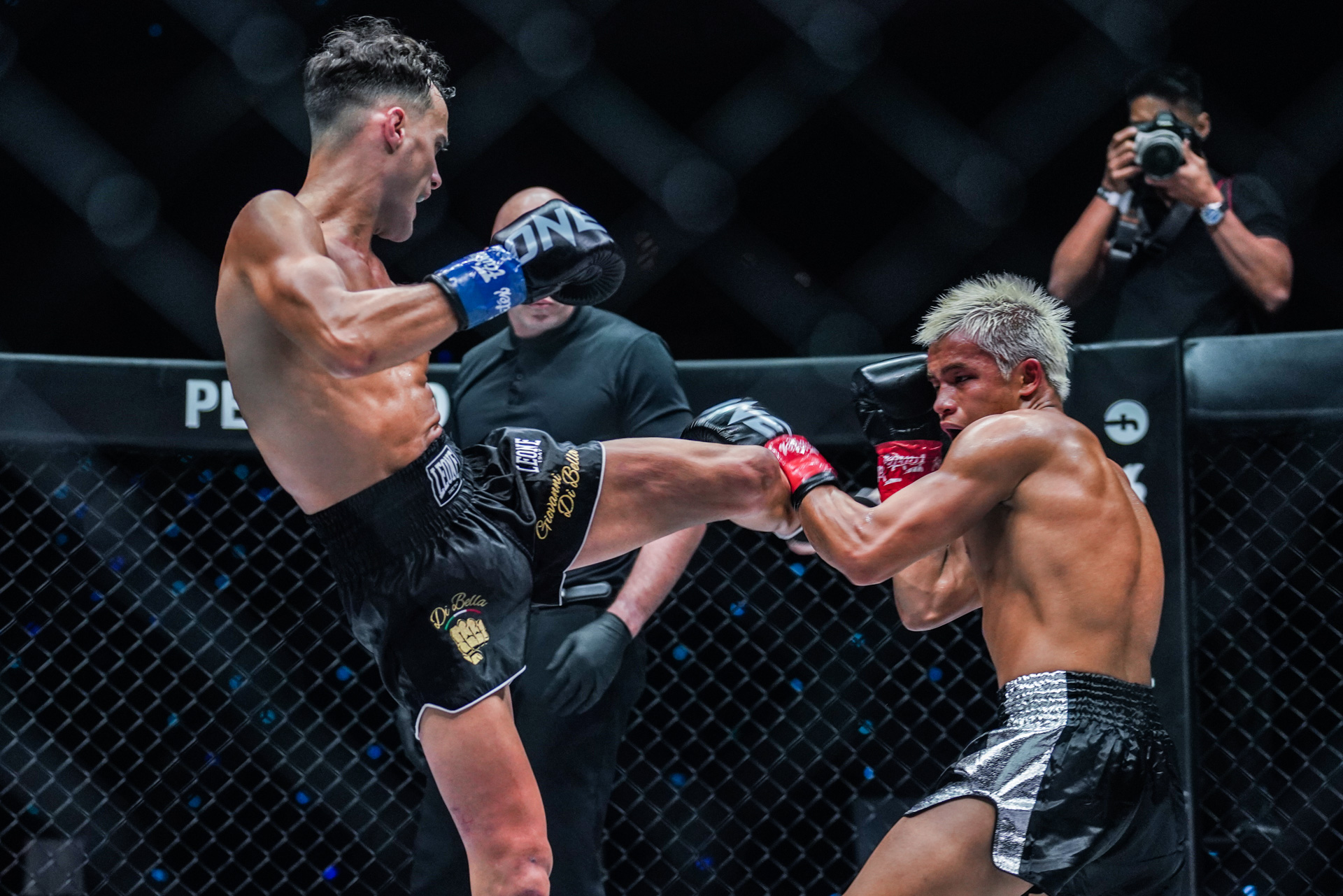 Jonathan Di Bella lands kicks on Zhang Peimian